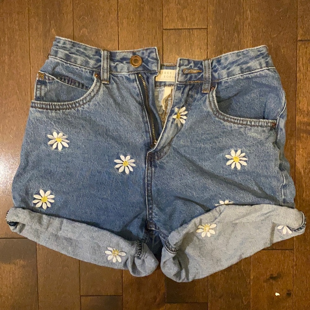 Size 3 mom style short
